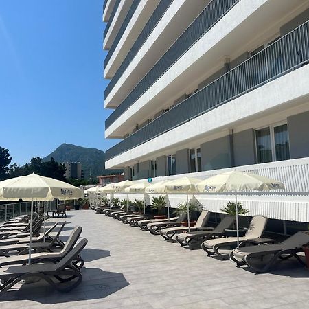 Hotel Sato Sutomore Buitenkant foto