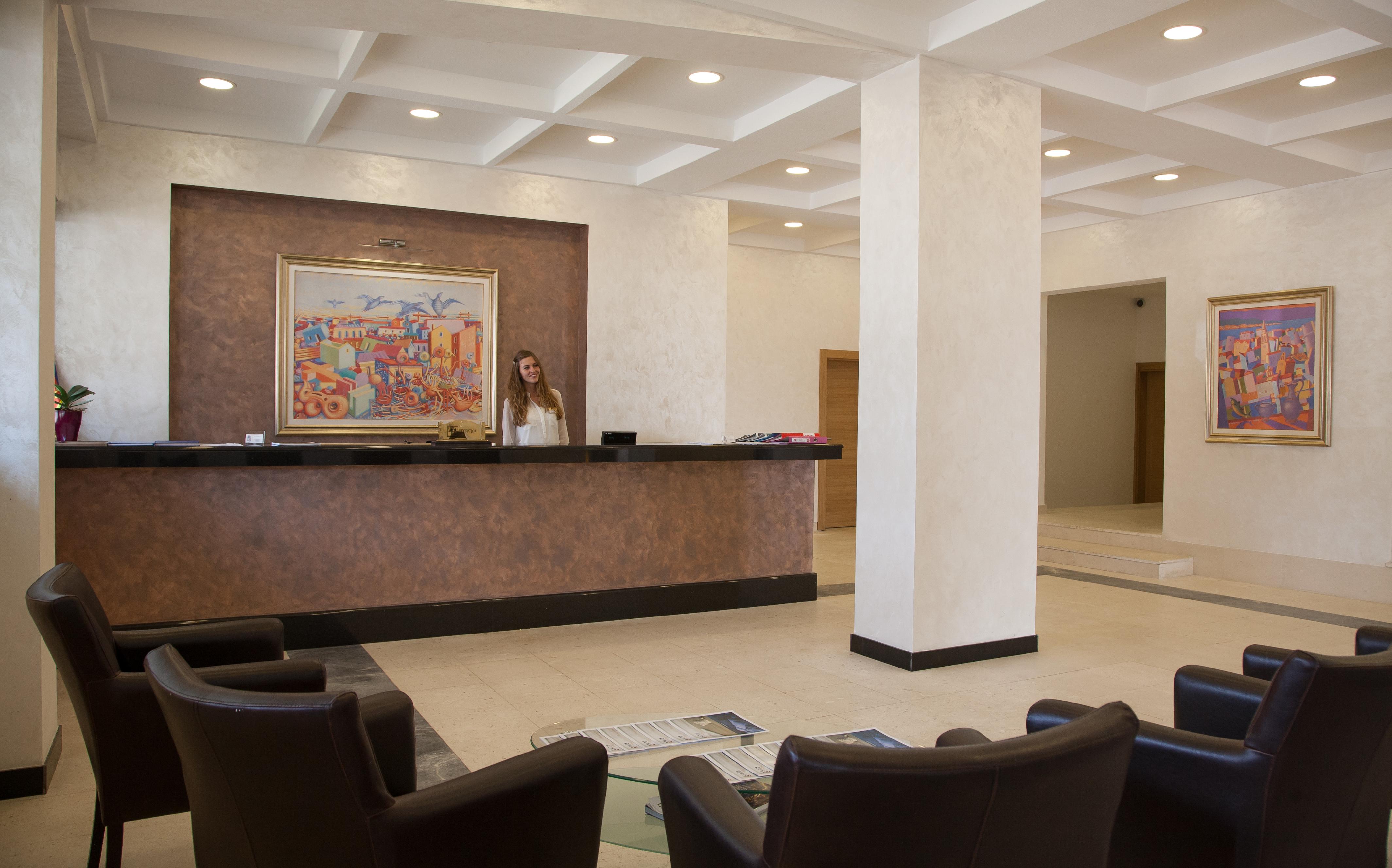 Hotel Sato Sutomore Buitenkant foto