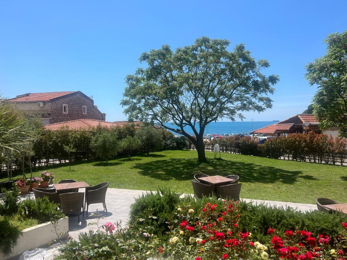 Hotel Sato Sutomore Buitenkant foto