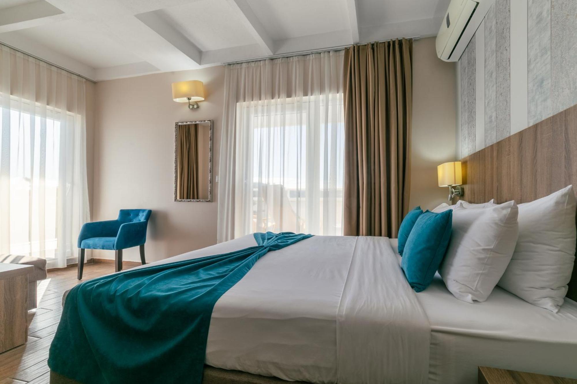 Hotel Sato Sutomore Buitenkant foto