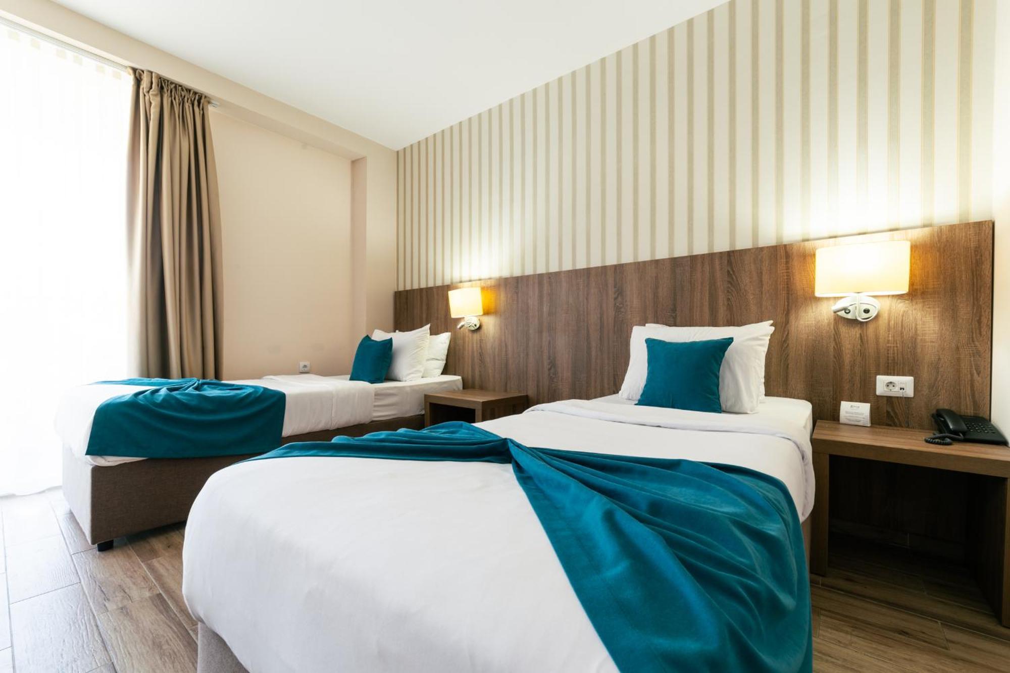 Hotel Sato Sutomore Buitenkant foto